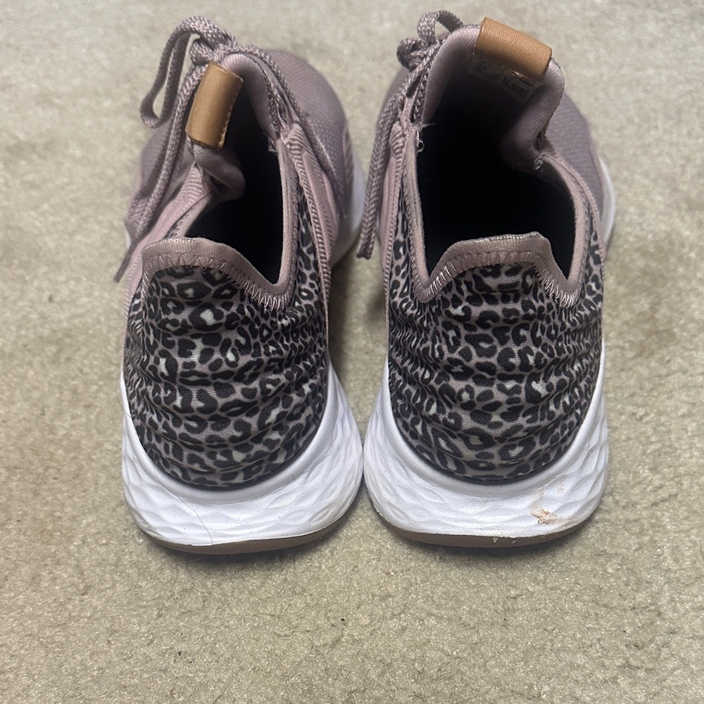 New Balance Women's Mauve and Leopard Sneakers 8.5 - Picture 2 of 5